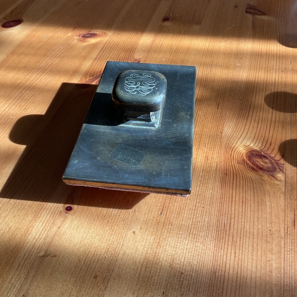 ANTIQUE BRASS ROCKER BLOTTER VICTORIAN MONOGRAM INK BLOTTER - Picture 7 of 12